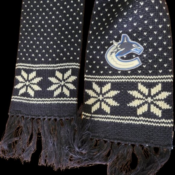 Vancouver Canucks Knit Scarf by '47 Brand - Picture 3 of 5